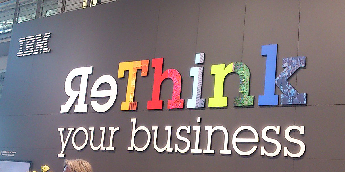 Slogan "ReThink" am Stand von IBM auf der CeBIT 2013